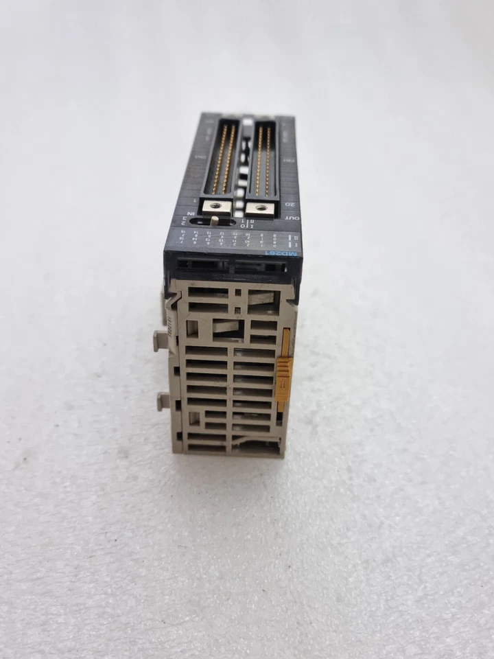 Omron CJ1W-MD261 Input Output Unit 24V dc 4.1mA